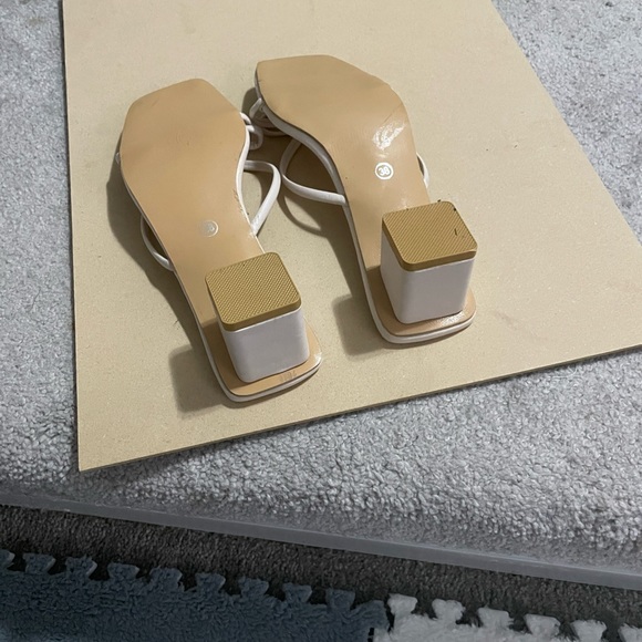 heels - Picture 2 of 4